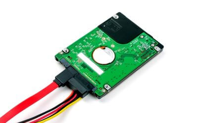 HDD Festplatte mit SATA-Kabel