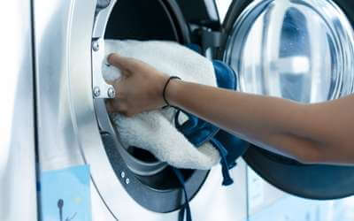 Befüllen einer Waschmaschine